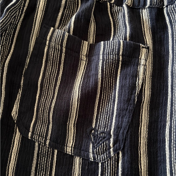 Roxy Oceanside Yarn Dyed Navy and White Striped Shorts, Size Medium NWT - Picture 5 of 10
